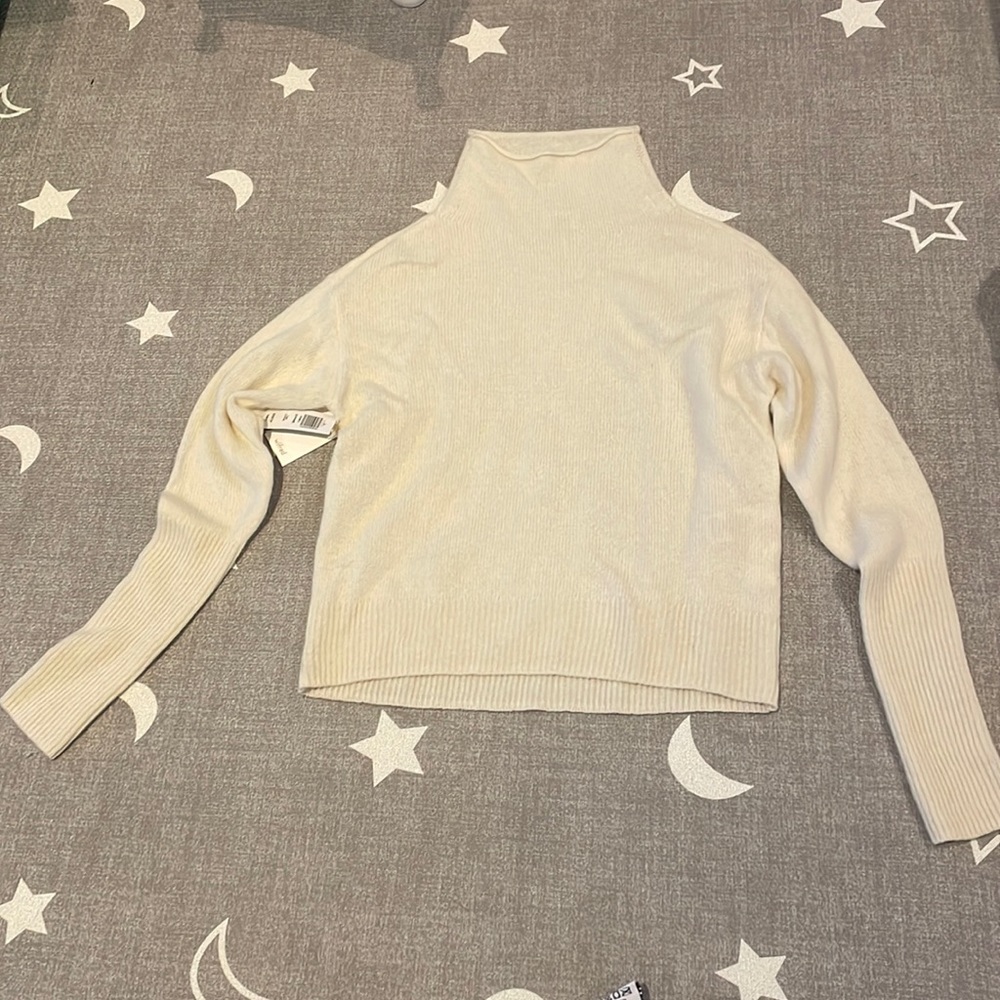 Aritzia Wilfred Cyprie sweater